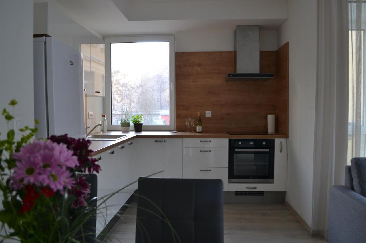 Elegant Escape Apartment II - City Centre Bratislava Exterior foto