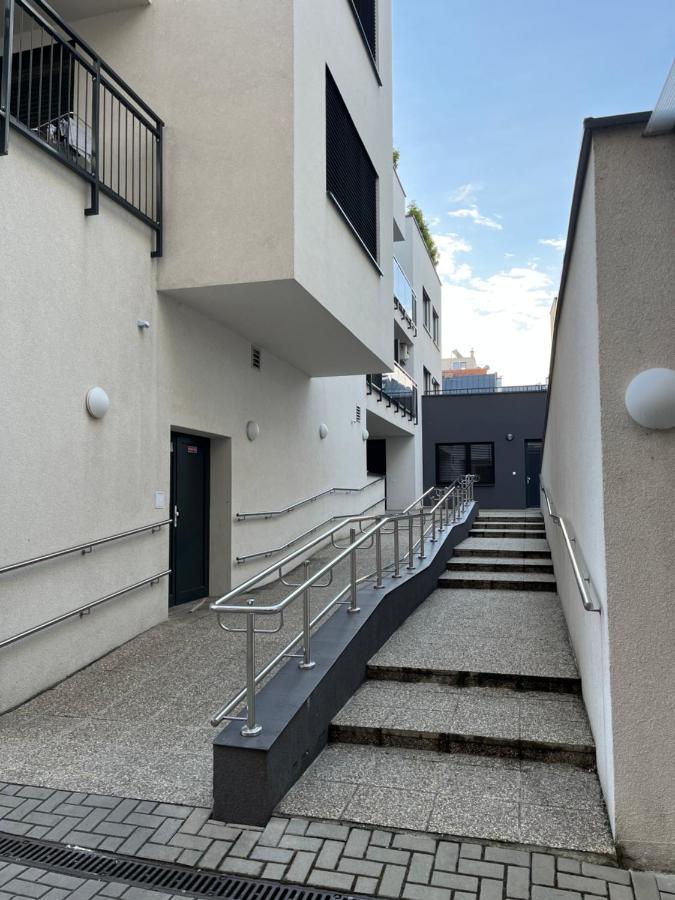Elegant Escape Apartment II - City Centre Bratislava Exterior foto